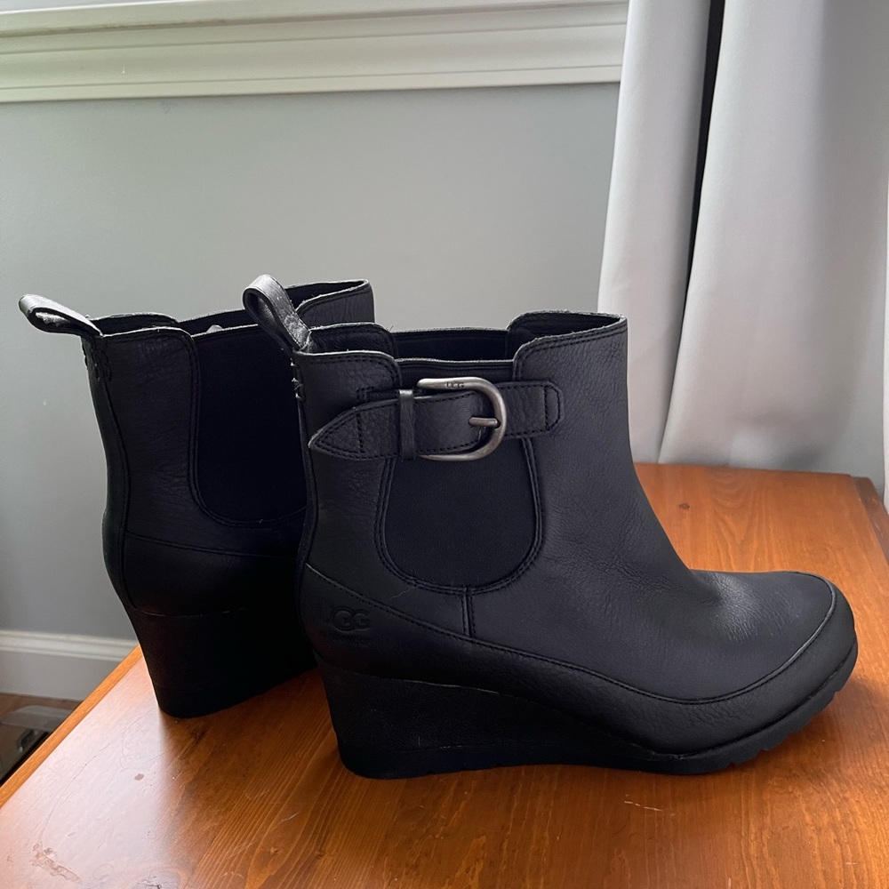 NWOB! Ugg arleta waterproof boots!